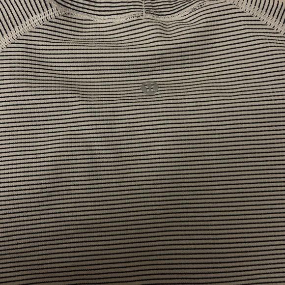 lulu shirt - Picture 2 of 2